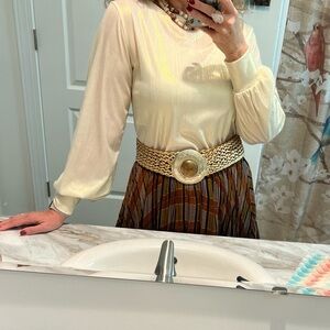 Ivory with gold metallic shimmery poet sleeve top 

size medium